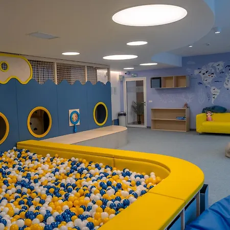 Apartment Meduza - Ogrodek, Jacuzzi, Sauny, Sala Zabaw, Silownia, Garaz, 400m Do Plazy Bez Schodow